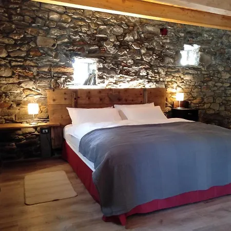 Nuit A Pleiney Bed & Breakfast *